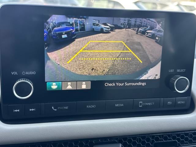 Vehicle image 13 of 22