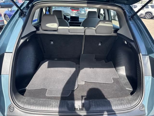 Vehicle image 18 of 22