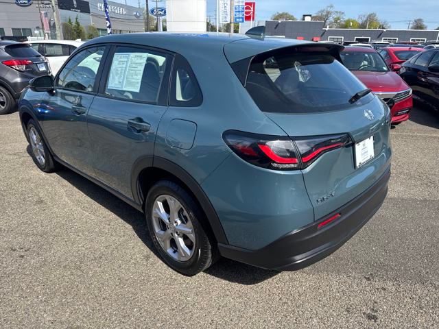 Vehicle image 4 of 22