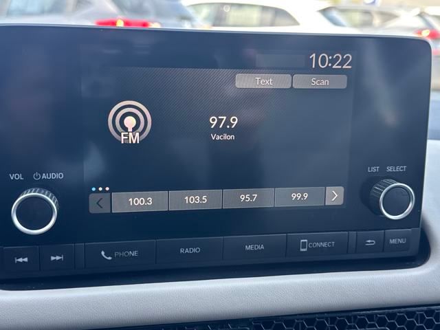 Vehicle image 12 of 22