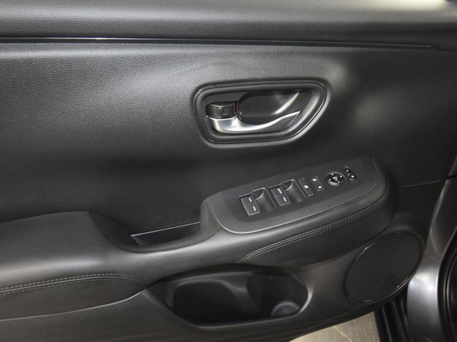 Vehicle image 18 of 39