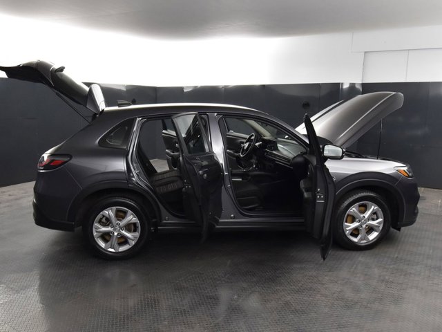 Vehicle image 12 of 39