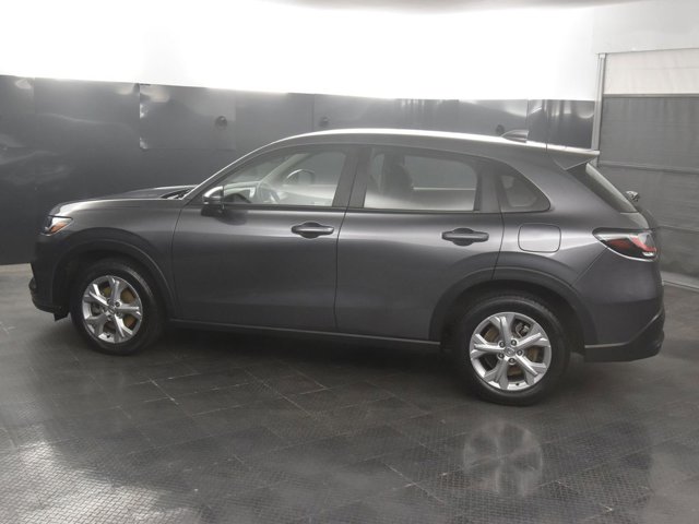 Vehicle image 5 of 39