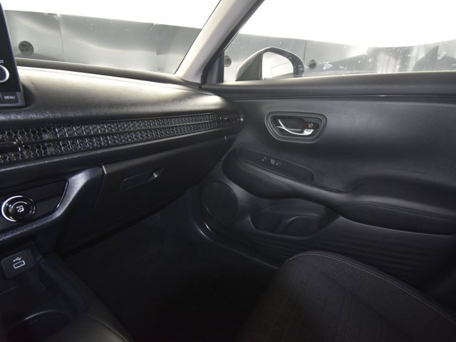 Vehicle image 31 of 39