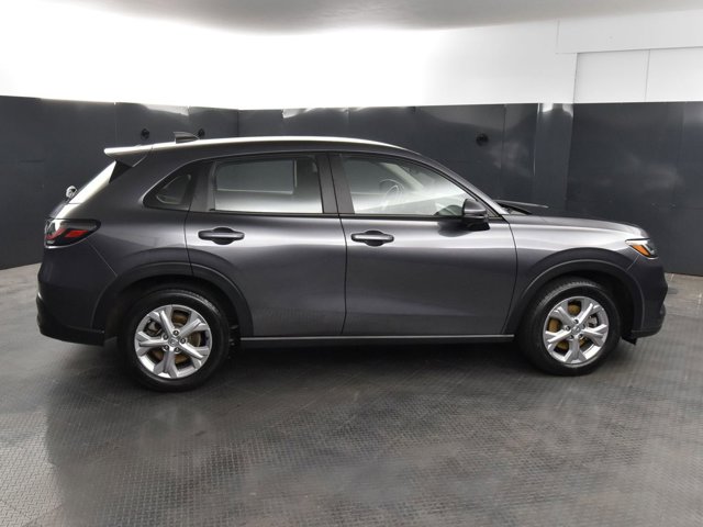Vehicle image 3 of 39