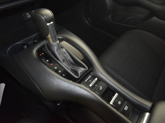Vehicle image 25 of 39