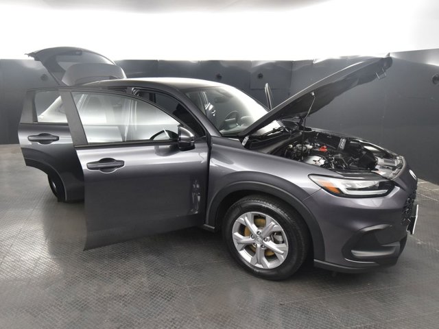 Vehicle image 11 of 39
