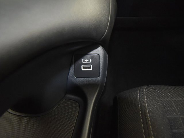 Vehicle image 24 of 39