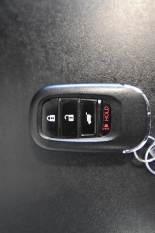 Vehicle image 37 of 39