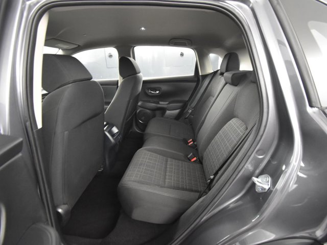 Vehicle image 32 of 39
