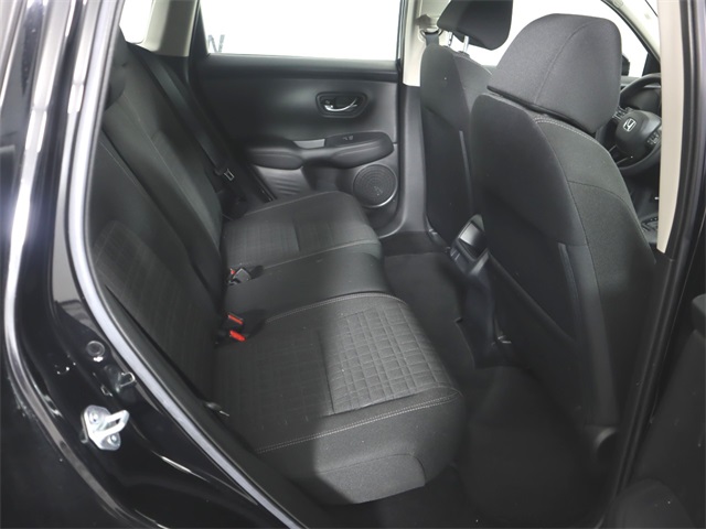 Vehicle image 21 of 29