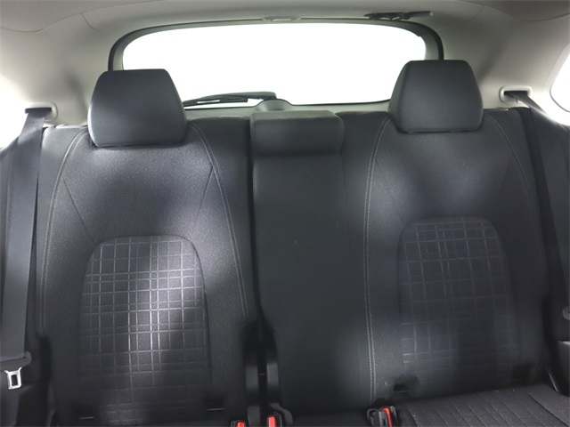 Vehicle image 25 of 29