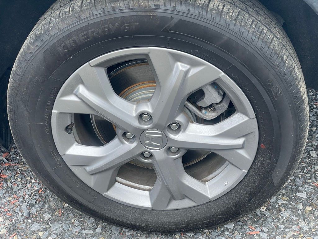 Vehicle image 28 of 32