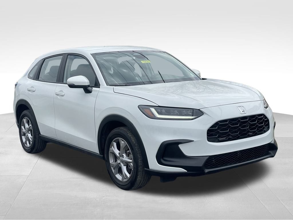 Vehicle image 3 of 32