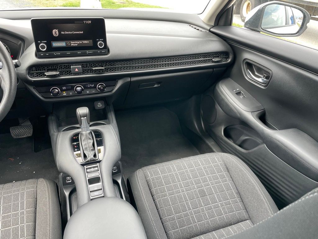 Vehicle image 9 of 32