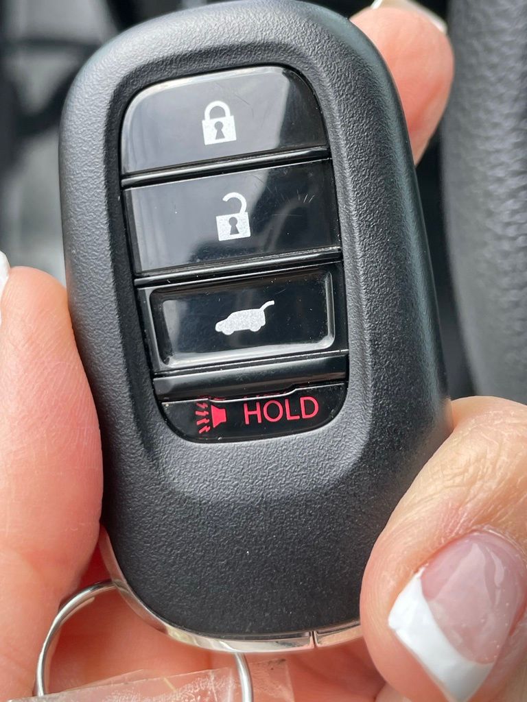 Vehicle image 25 of 32