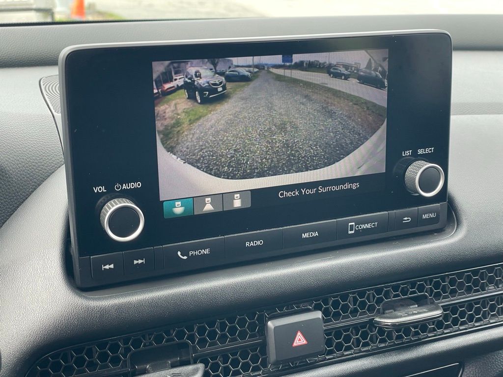 Vehicle image 18 of 32
