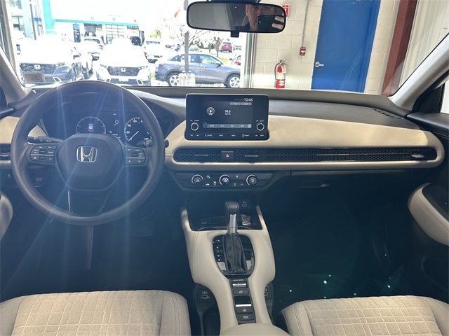 Vehicle image 18 of 31