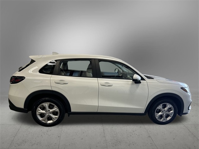 Vehicle image 7 of 31
