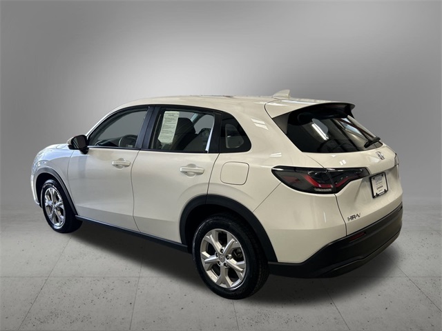 Vehicle image 8 of 31