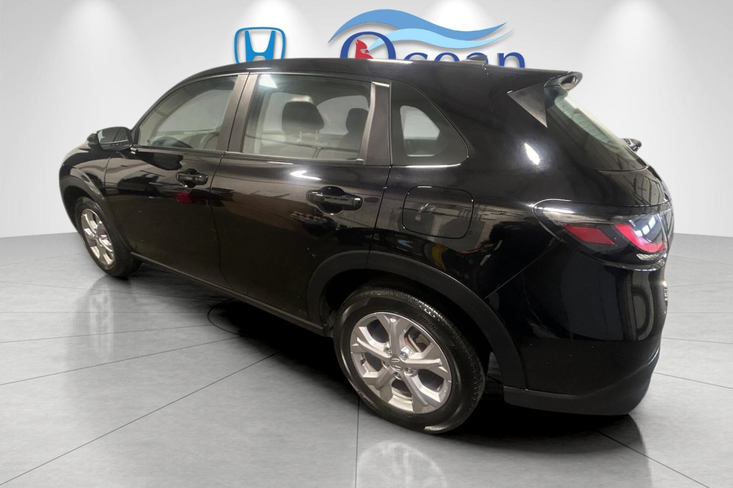 2023 Honda HR-V LX Image 8 of 28