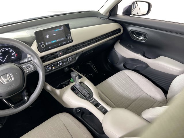 Vehicle image 21 of 29