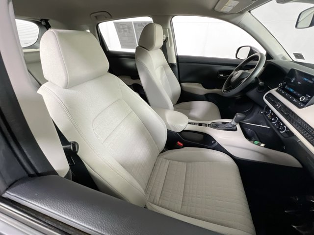 Vehicle image 25 of 29
