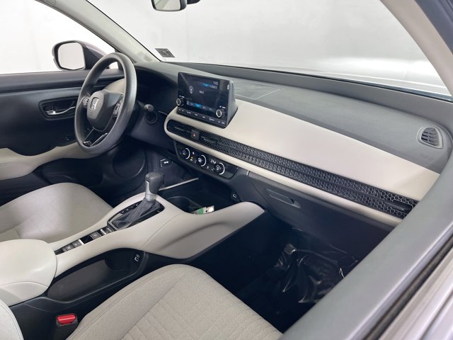 Vehicle image 26 of 29