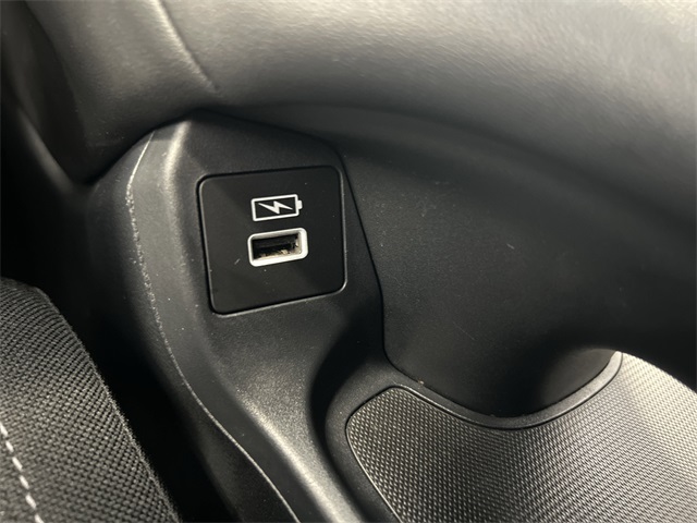 Vehicle image 25 of 30