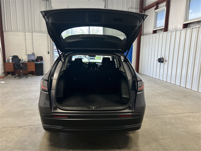 Vehicle image 21 of 30