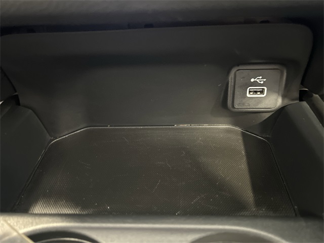 Vehicle image 24 of 30