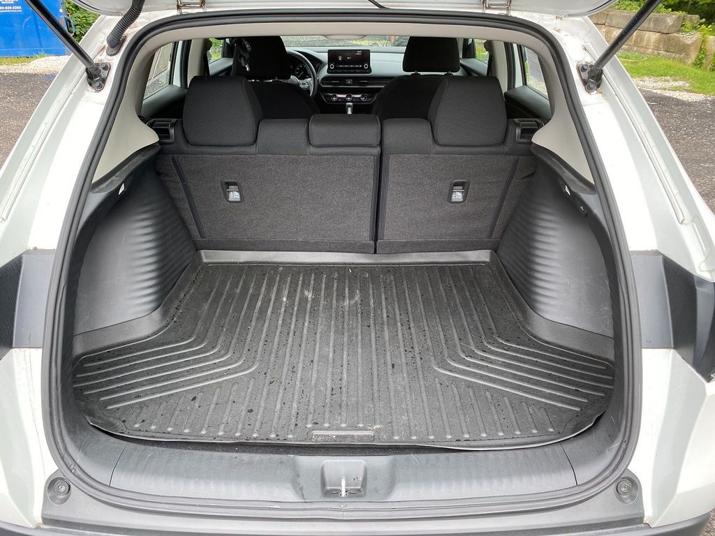 2023 Honda HR-V LX Image 11 of 30