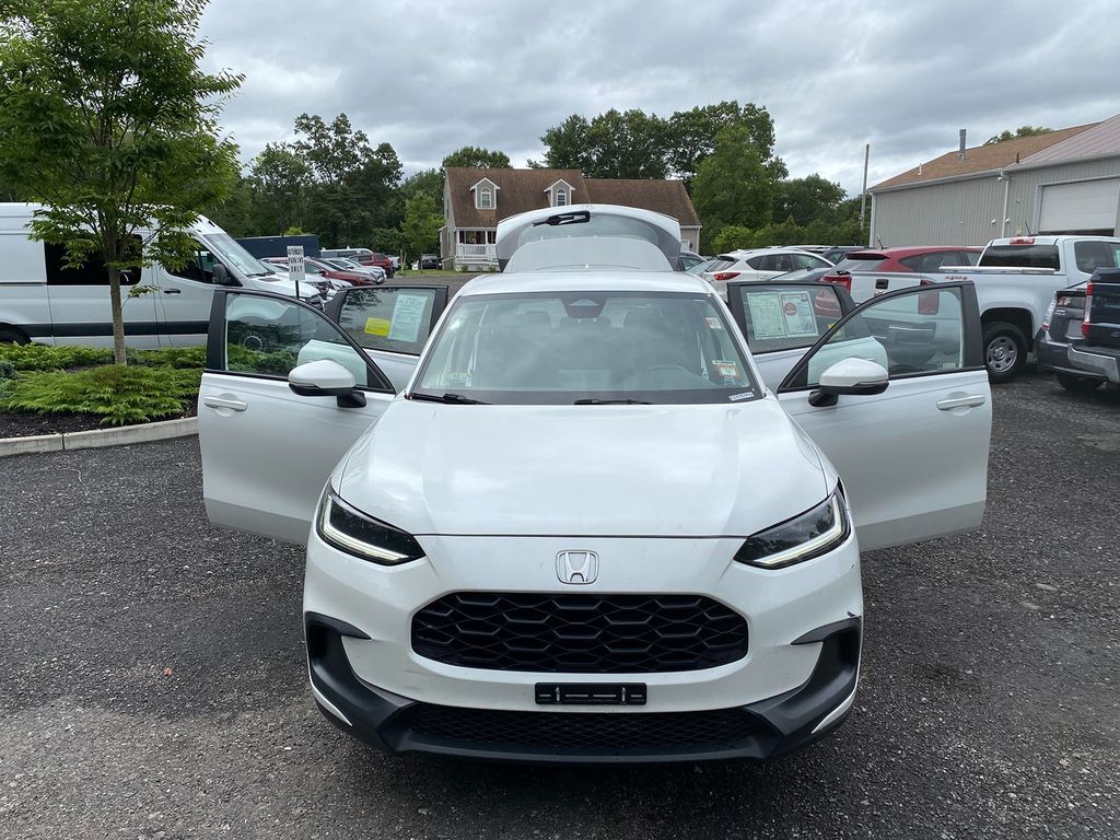 2023 Honda HR-V LX Image 3 of 30