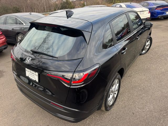 2023 Honda HR-V LX Image 7 of 58