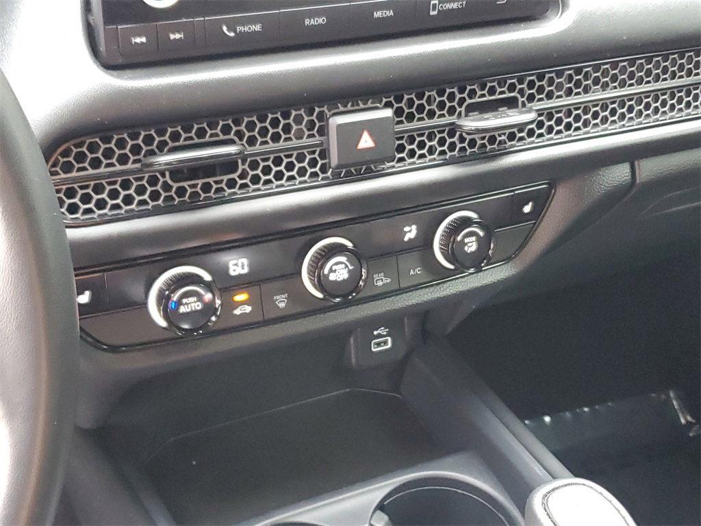 Vehicle image 28 of 29