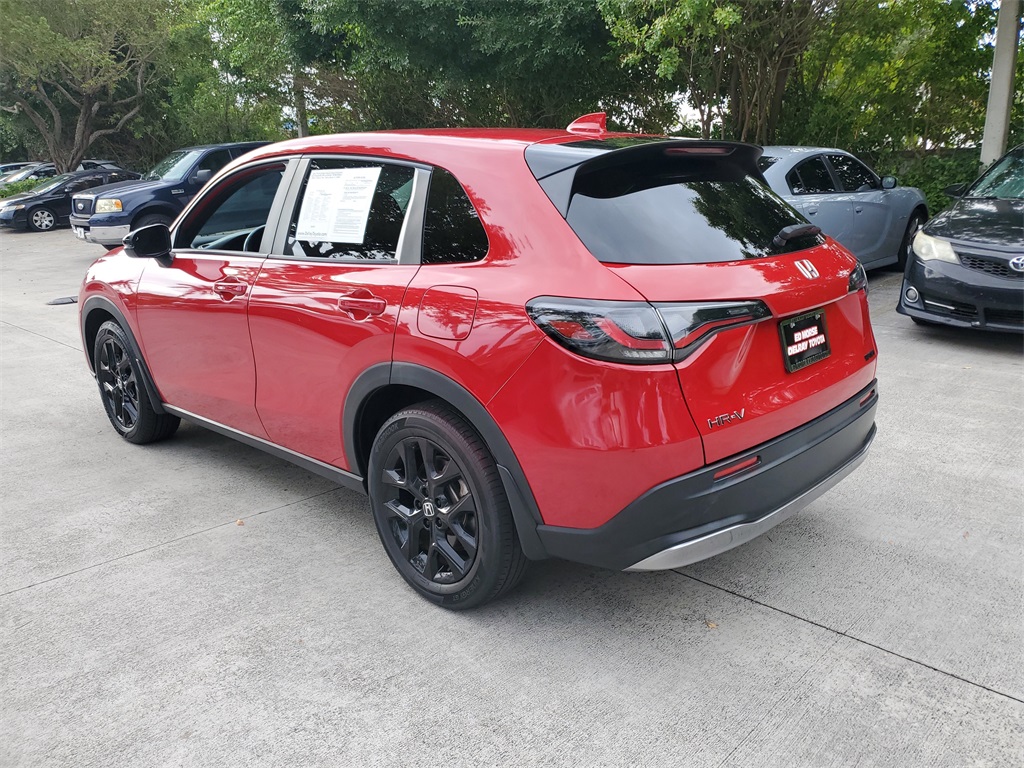 Vehicle image 6 of 29