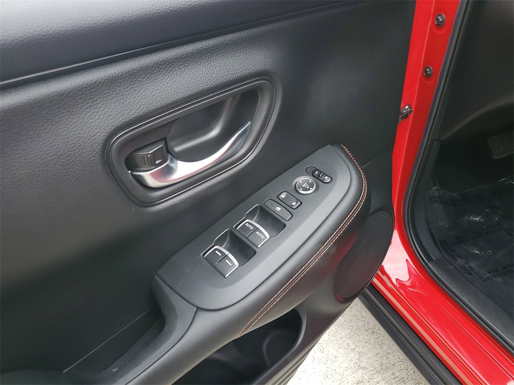 Vehicle image 18 of 29