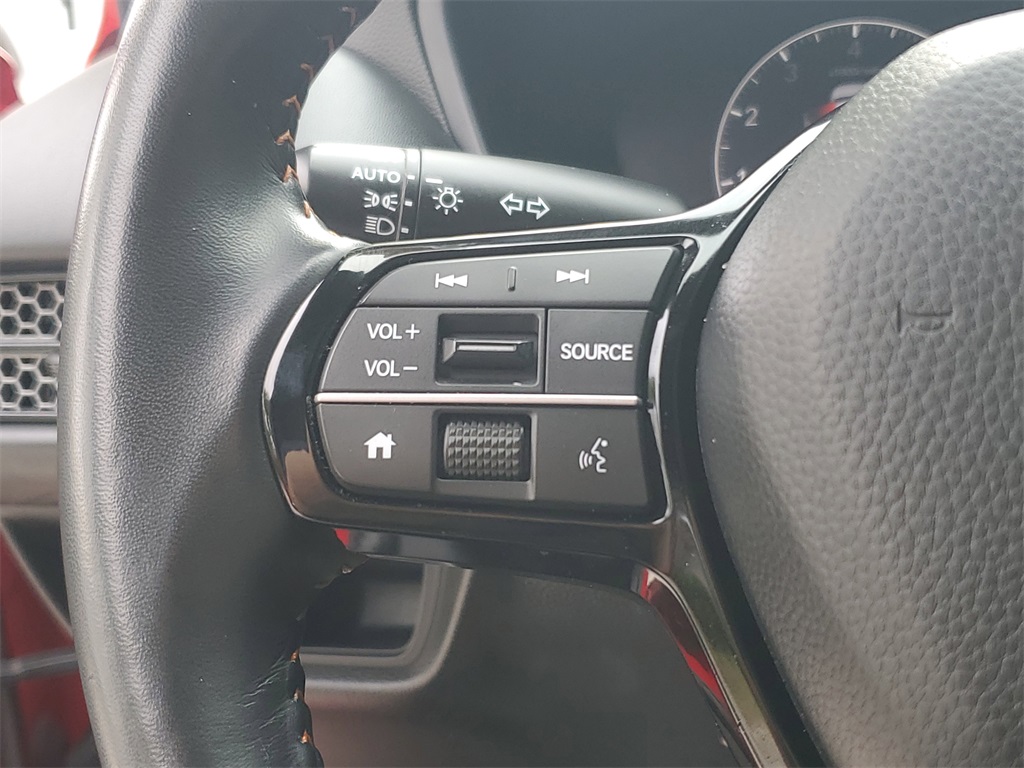 Vehicle image 23 of 29