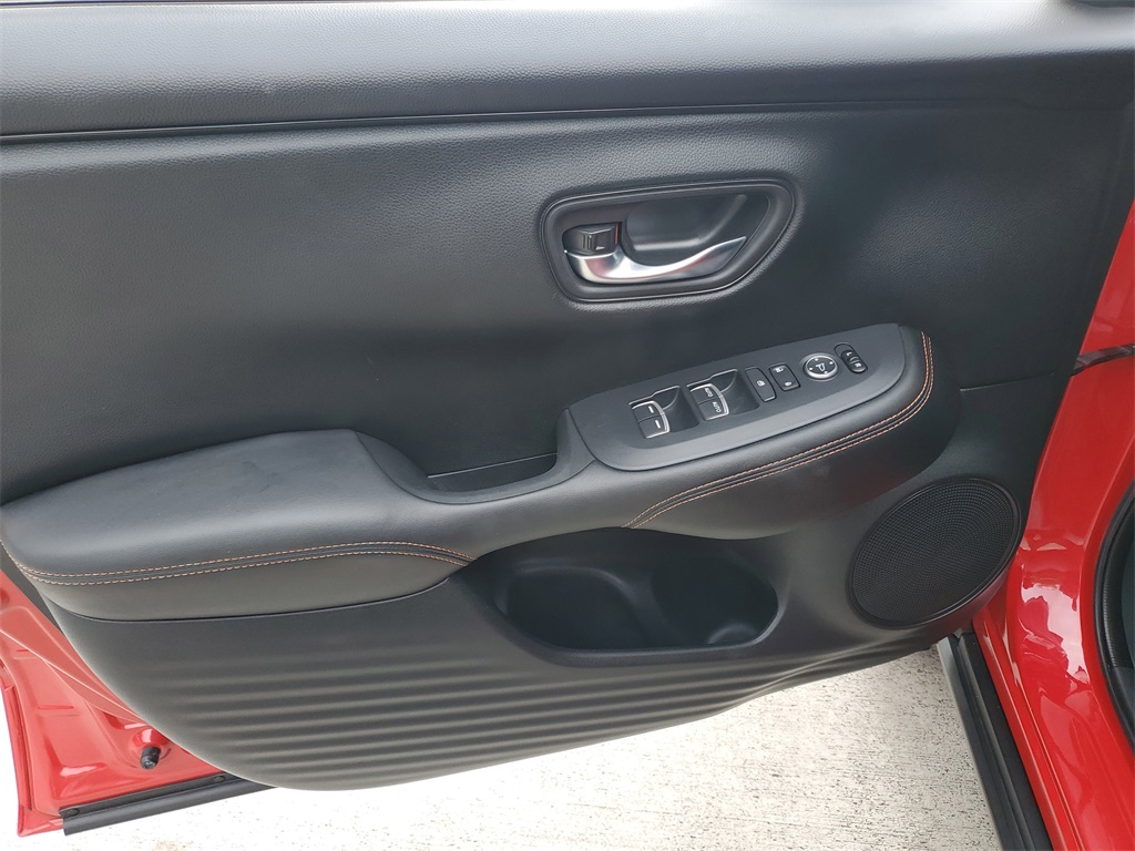 Vehicle image 17 of 29