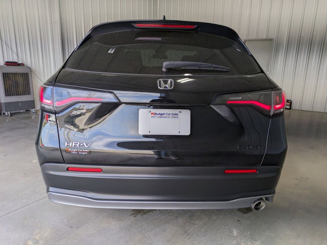 Vehicle image 5 of 32