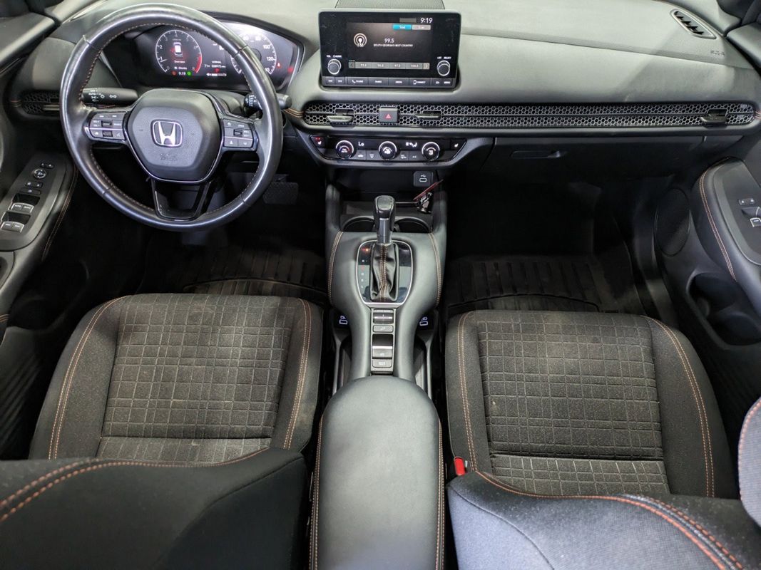 Vehicle image 17 of 32