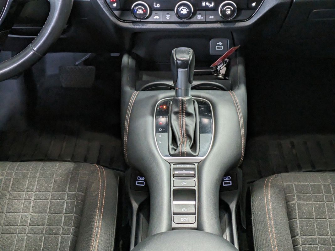 Vehicle image 16 of 32