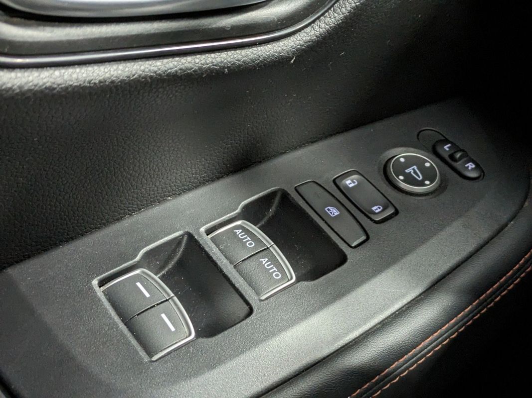 Vehicle image 22 of 32