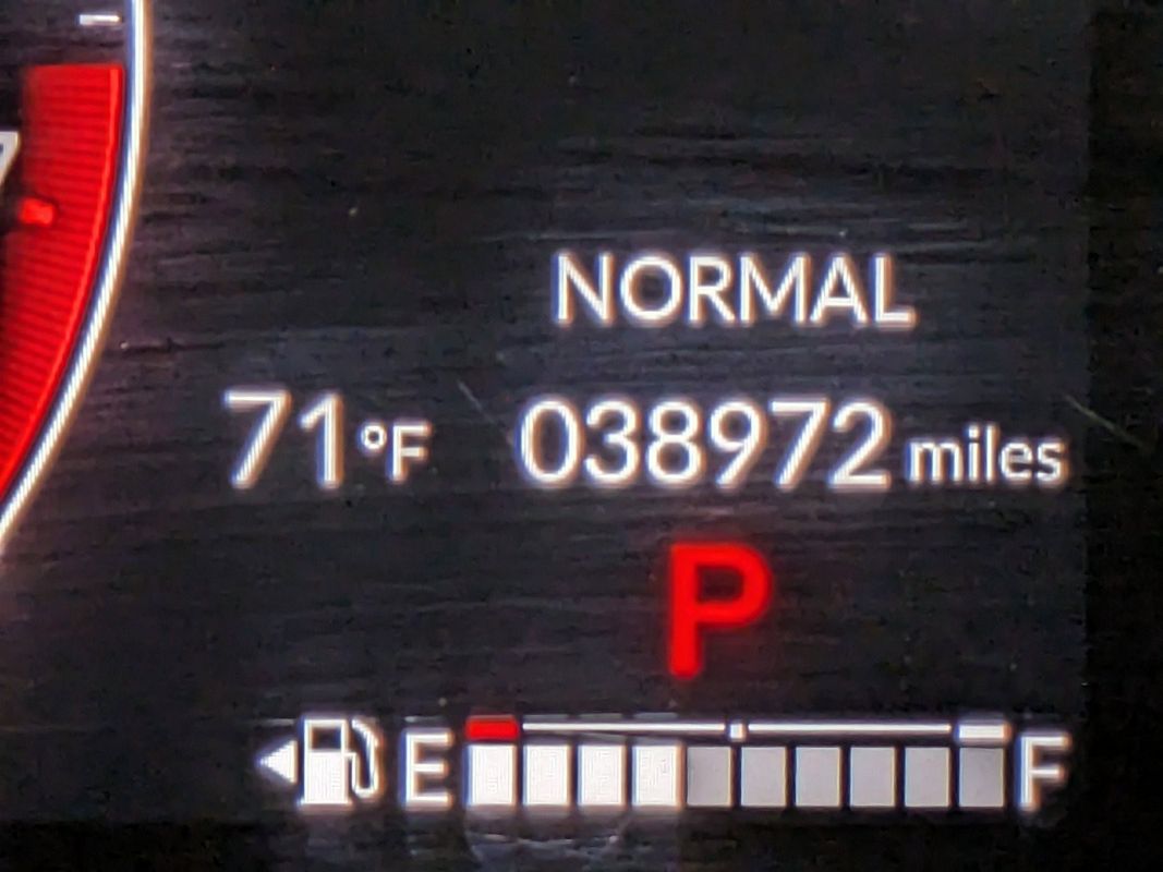 Vehicle image 30 of 32