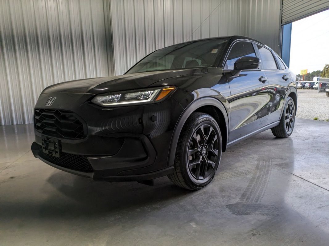 Vehicle image 1 of 32
