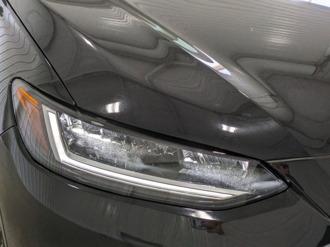Vehicle image 10 of 32