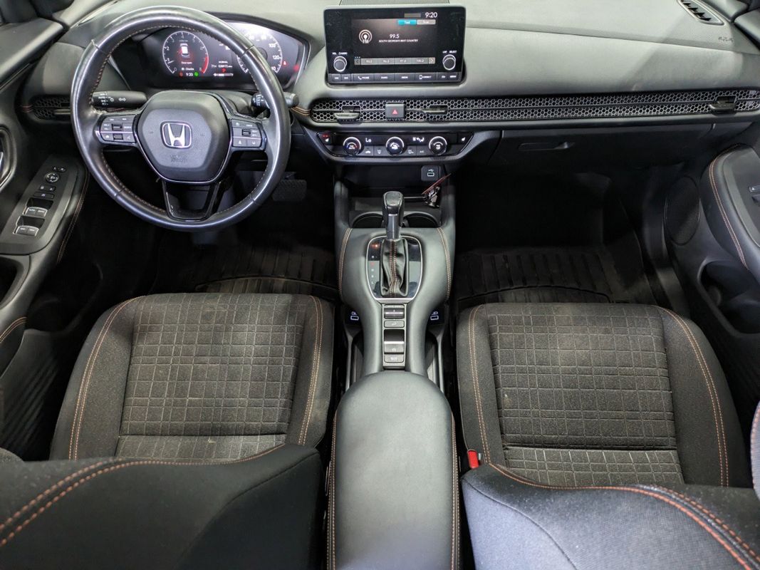 Vehicle image 18 of 32