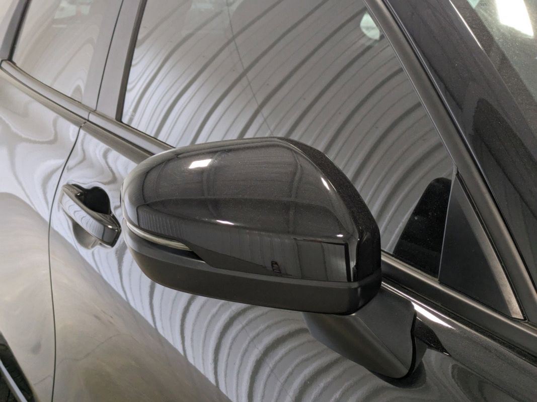 Vehicle image 11 of 32
