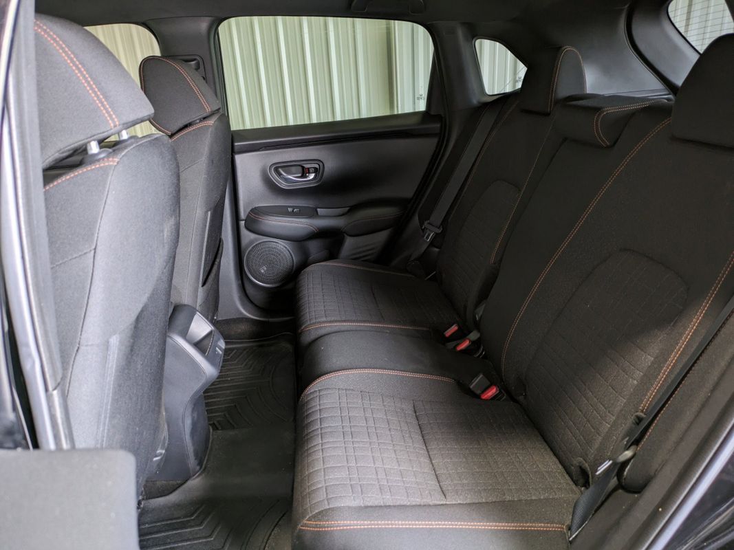 Vehicle image 14 of 32