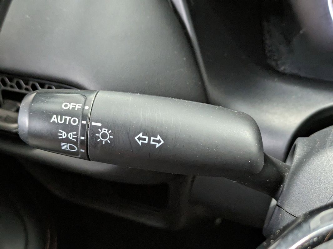 Vehicle image 26 of 32